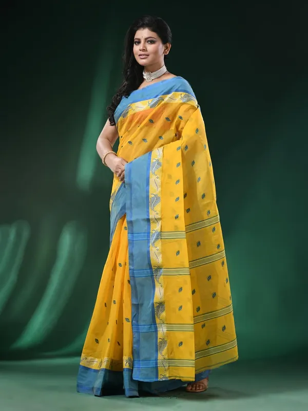 Yellow_Pure_Cotton_Saree_Without_Blouse_Piece_With_Starch_For_Women