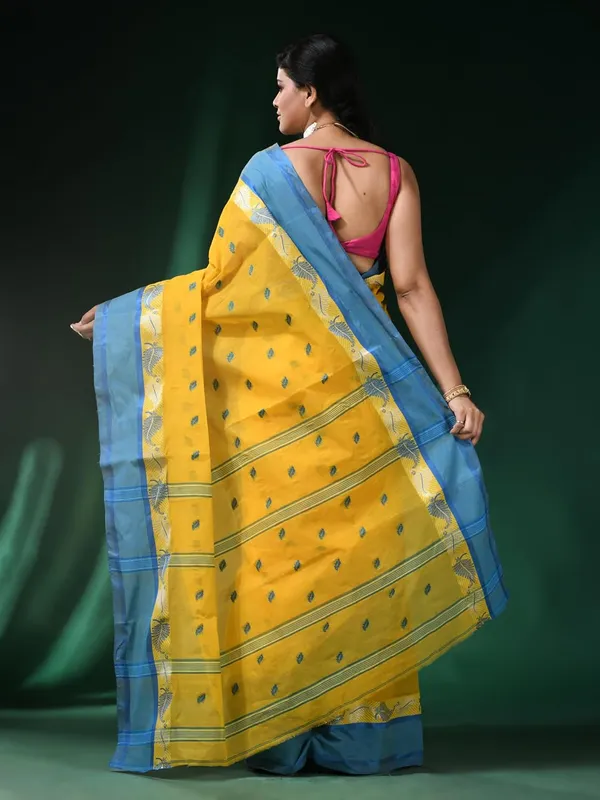Yellow_Pure_Cotton_Saree_Without_Blouse_Piece_With_Starch_For_Women