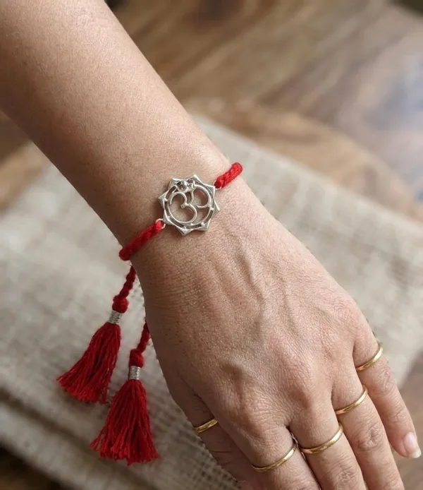 Divine_Om_Rakhi