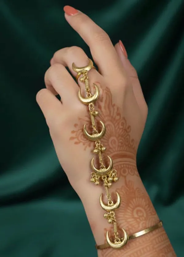 Chand_riwayat_danglers