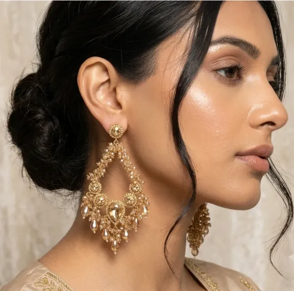Golden_triangular_drop_earrings_