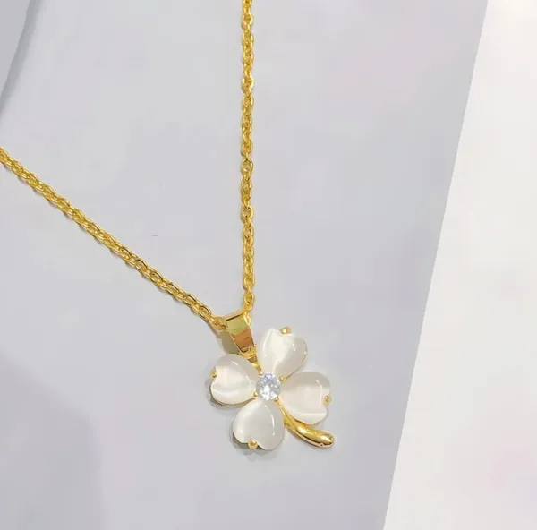 Noor_Leaf_Charm