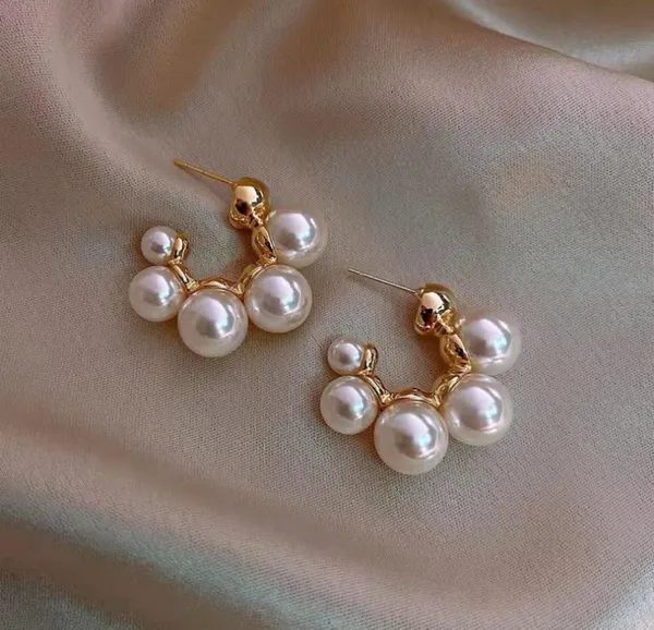 Orivyn_Pearl_Studs