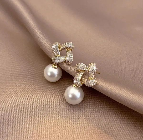 Square_Chic_Drop_Studs