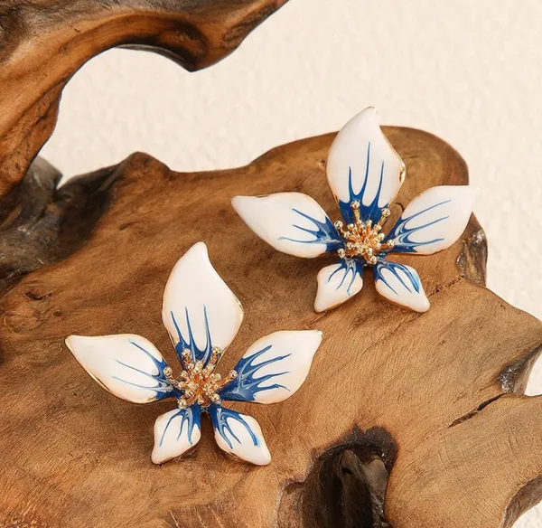 Bluish_flower_Studs