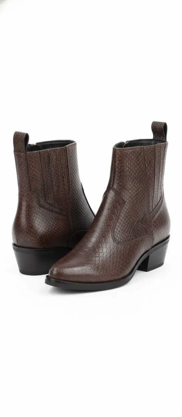 Brown_Leather_Premium_And_Elegant_Boots_For_Men