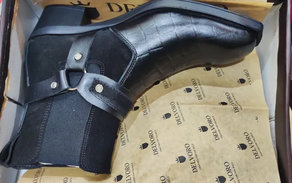 Black_Leather_Premium_And_Elegant_Boots_For_Men