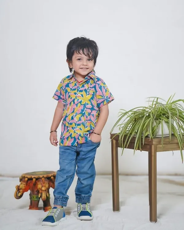 Multicoloured_Cotton_Block_Floral_Printed_Bush_Shirt_For_For_Boys