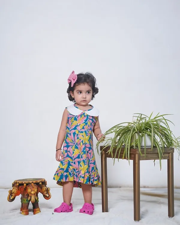 Multicolour_Cotton_Floral_Hand_Block_Printed_Sleeveless_Dress_With_Embroidery_Collar_And_Frills_For_Girls