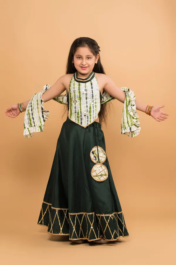 Green_And_White_Solid_Embroidery_Lehnga_Choli_Dupatta_Set