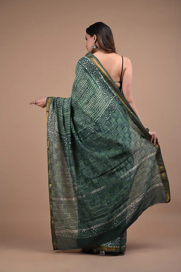Green_Maheshwari_Silk_Premium_Saree_With_Unstitched_Blouse_For_Women