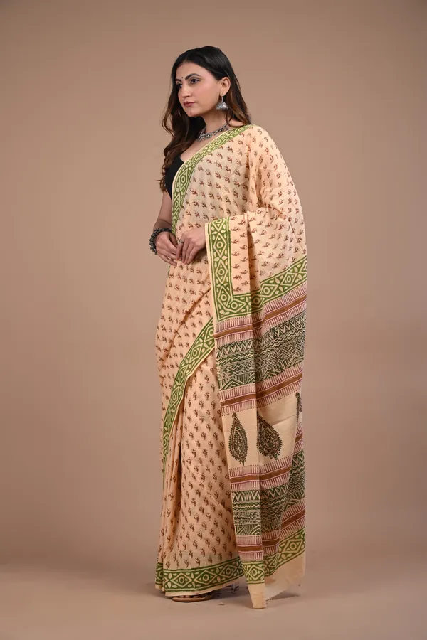 Peach_Cotton_Voile_Premium_Saree_With_Unstitched_Blouse_For_Women