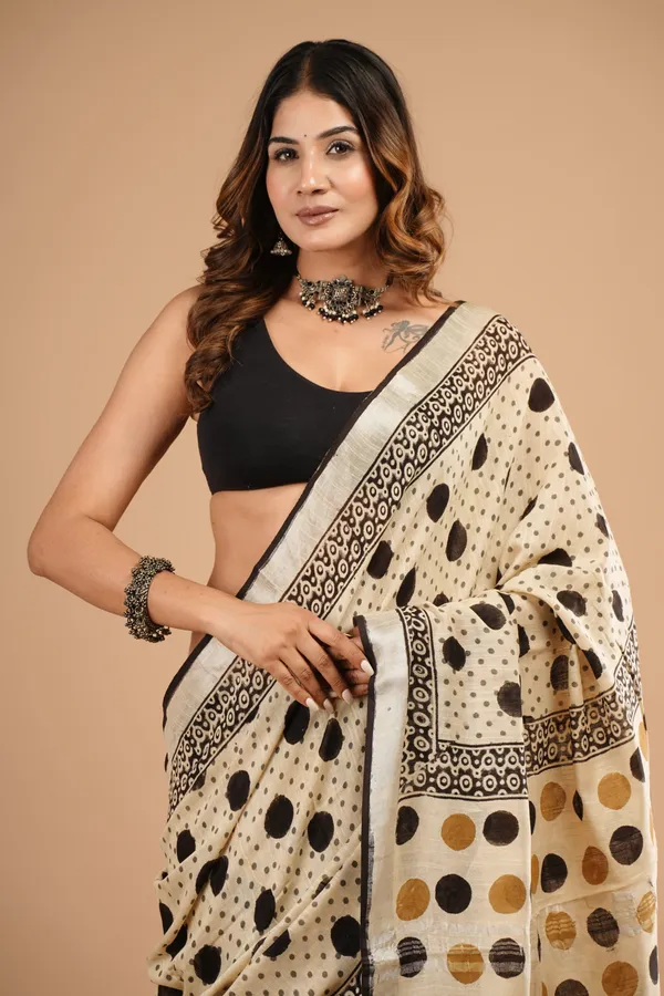 Beige_Cotton_Linen_Premium_Saree_With_Unstitched_Blouse_For_Women