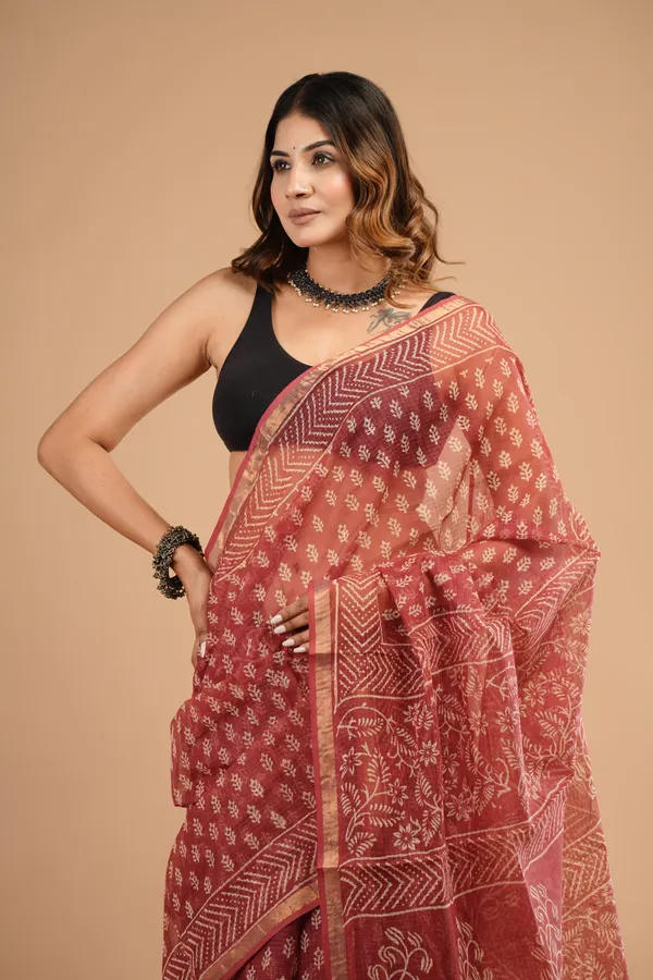 Rust_Red_Kota_Doriya_Premium_Saree_With_Unstitched_Blouse_For_Women