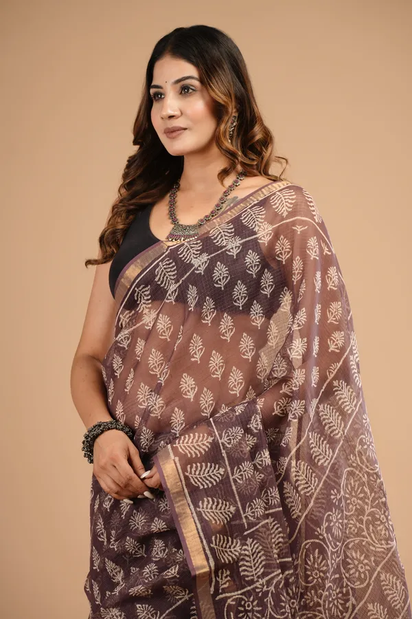 Brown_Kota_Doriya_Premium_Saree_With_Unstitched_Blouse_For_Women