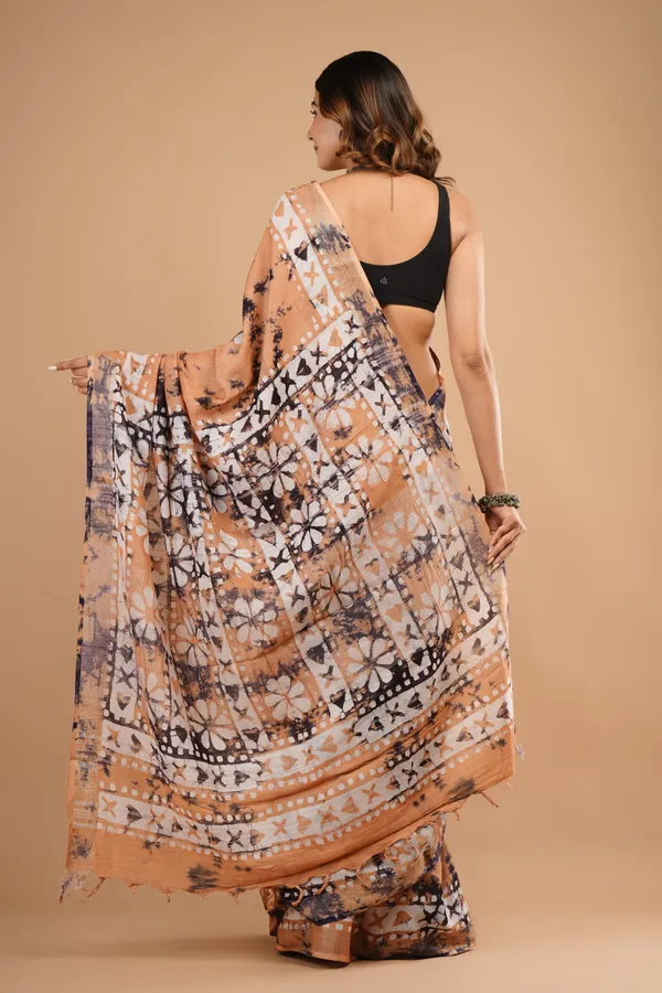 Peach_Cotton_Linen_Premium_Saree_With_Unstitched_Blouse_For_Women