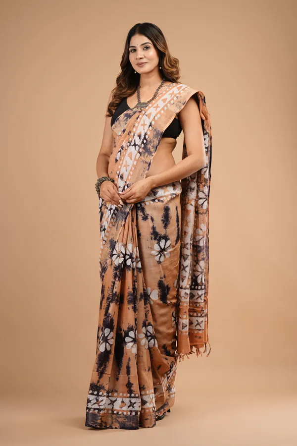 Peach_Cotton_Linen_Premium_Saree_With_Unstitched_Blouse_For_Women