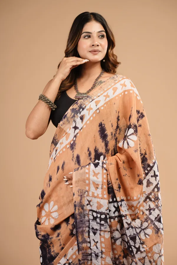 Peach_Cotton_Linen_Premium_Saree_With_Unstitched_Blouse_For_Women