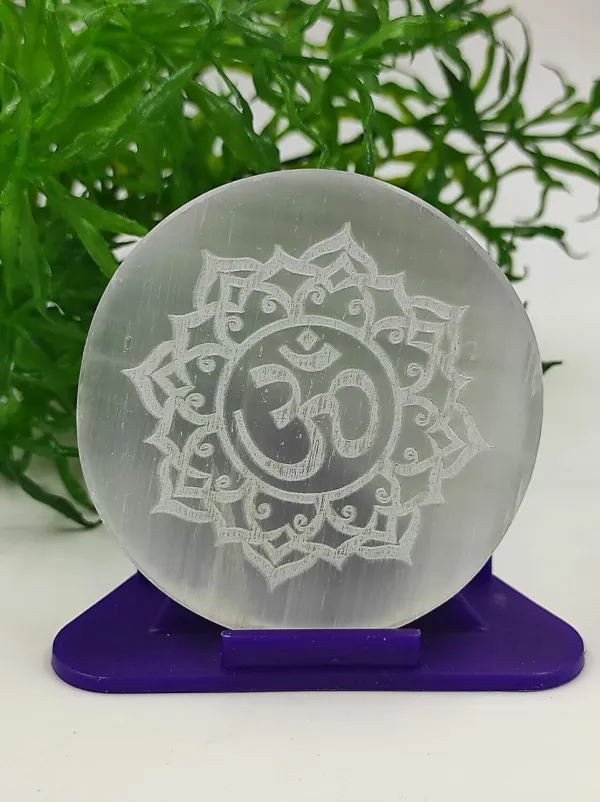 Om_Selenite_Crystal_Charging_Plate_For_Charging_Crystal_And_Stone_For_Vastu_Decorative_Showpiece_-_8_Cm