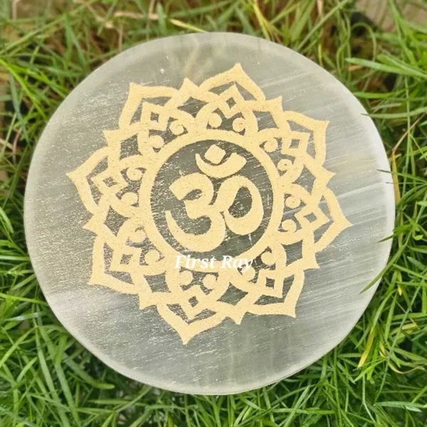 Om_Selenite_Crystal_Charging_Plate_For_Charging_Crystal_And_Stone_For_Vastu_Decorative_Showpiece_-_8_Cm(Yellow_Colour_Om)