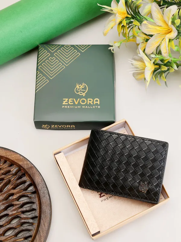 Black_Genuine_Leather_Self_Design_Wallet_For_Men