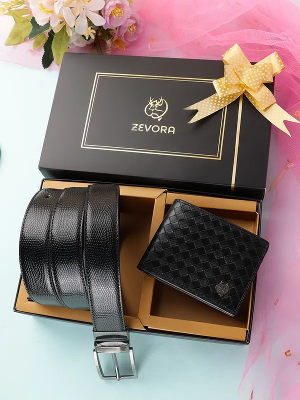 Men_Accessory_Gift_Set_of_Reversiable_Belt_&_Wallet_Combo