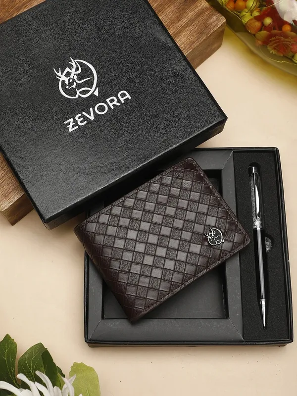 Brown_Genuine_Leather_Solid_Wallet_For_Men