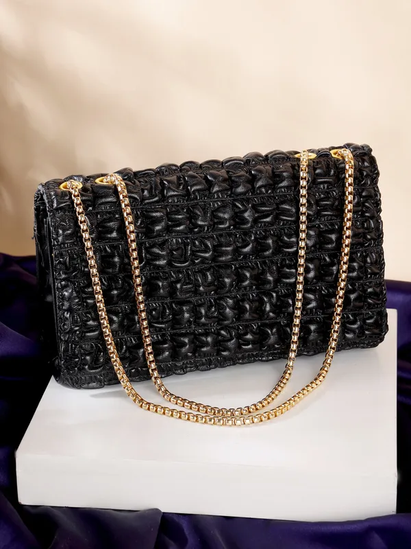 Black_Genuine_Leather_Magnetic_Snap_Shoulder_Bag_For_Women