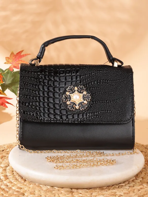 Black_Pu_Magnetic_Snap_Shoulder_Bag_For_Women
