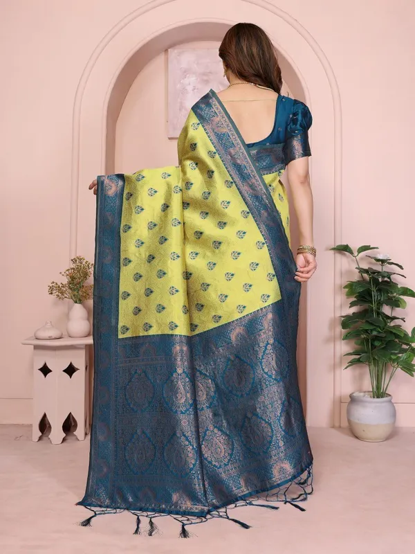 Yellow_Art_Silk_Premium_Dyed_And_Woven_Banarasi_Saree_For_Women