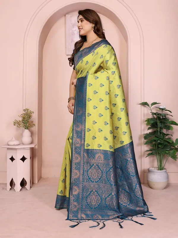 Yellow_Art_Silk_Premium_Dyed_And_Woven_Banarasi_Saree_For_Women