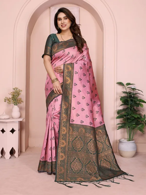 Green_And_Pink_Art_Silk_Premium_Woven_And_Floral_Print_And_Temple_Border_Banarasi_Saree_For_Women