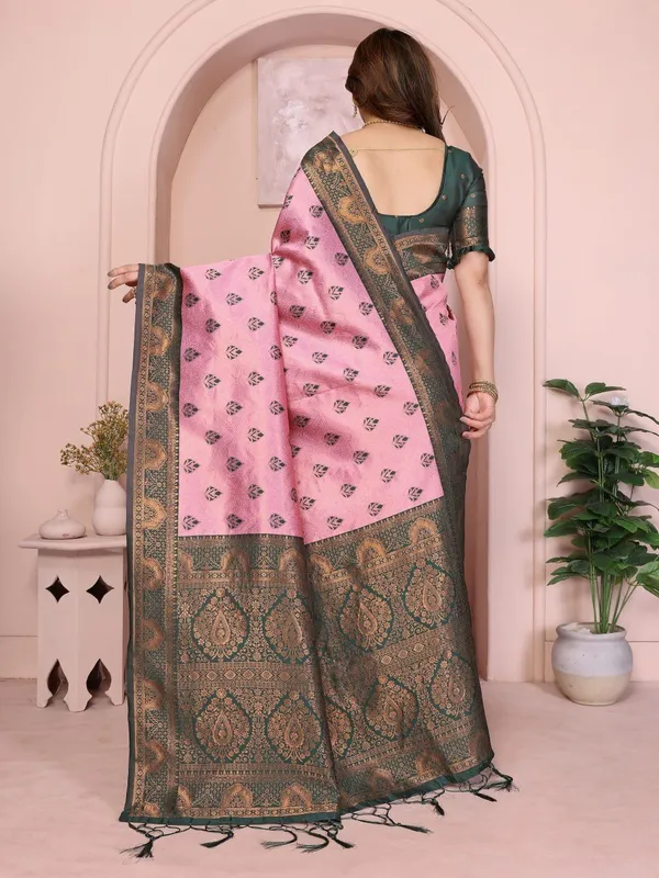 Green_And_Pink_Art_Silk_Premium_Woven_And_Floral_Print_And_Temple_Border_Banarasi_Saree_For_Women