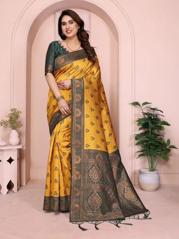 Green_And_Yellow_Art_Silk_Premium_Woven_And_Floral_Print_And_Self_Design_Banarasi_Saree_For_Women