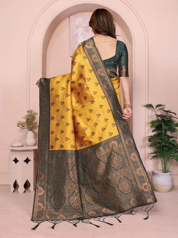 Green_And_Yellow_Art_Silk_Premium_Woven_And_Floral_Print_And_Self_Design_Banarasi_Saree_For_Women