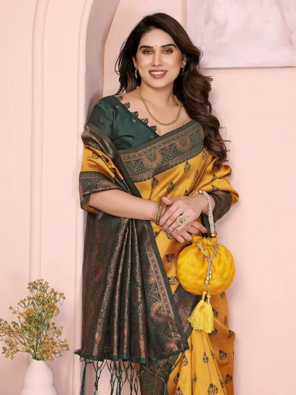 Green_And_Yellow_Art_Silk_Premium_Woven_And_Floral_Print_And_Self_Design_Banarasi_Saree_For_Women
