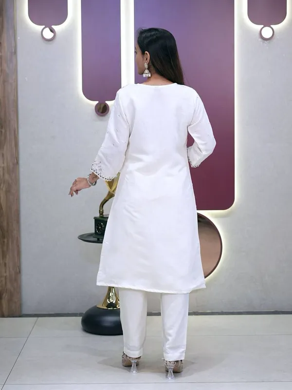 White_Chiffon_Premium_Embroidered_Kurta_Pyjama_Set_For_Women