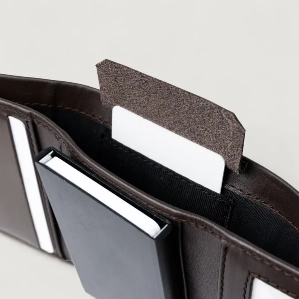 Espresso_Brown_Leather_Kinetic_Wallet_For_Men