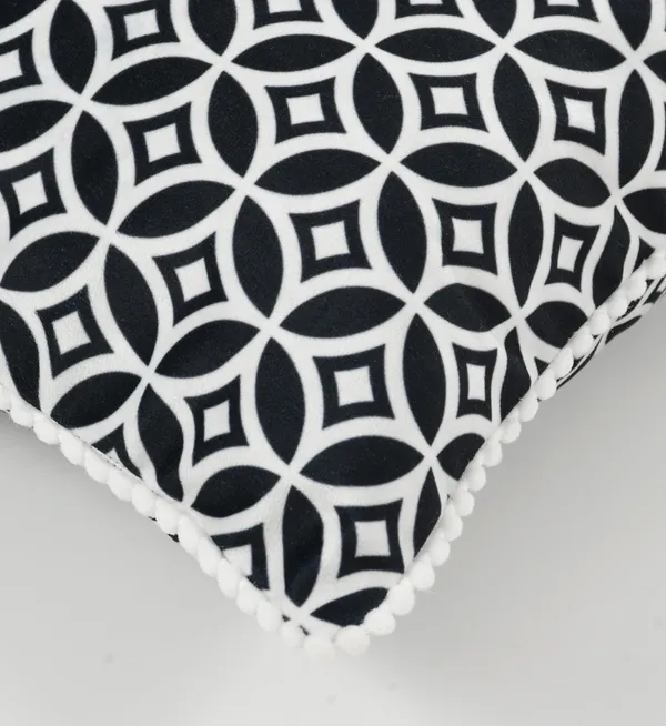 Black_Premium_Circle_Printed_Velvet_Cushion_Cover