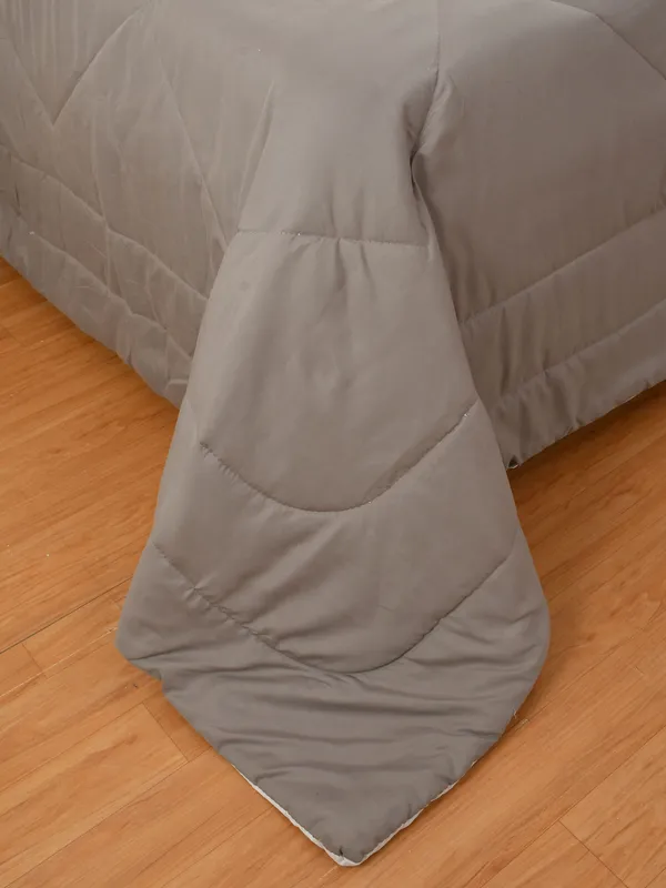 Brown_Premium_Clara_Comforter