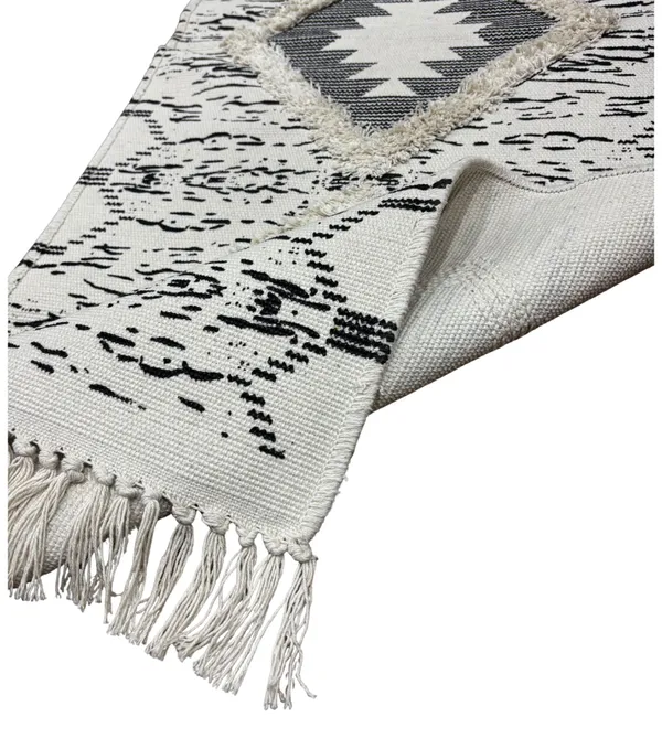 Multicolor_Three_Diamond_Printed_Tufted_Runner