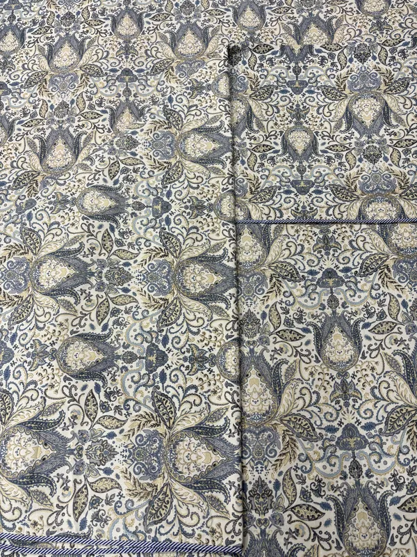 Corn_Cotton_Printed_Double_Bed_(Reversible)
Comforter/Dohar_Set_(Includes_Comforter/Bedsheet/Two_Cushion_Cover)