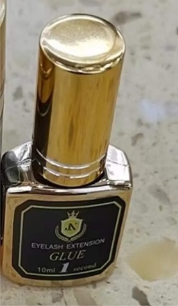 Eyelash_Glue_-_Golden