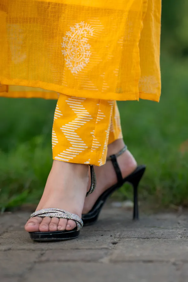 Yellow_Handblock_Kota_Doriya_Set_For_Women