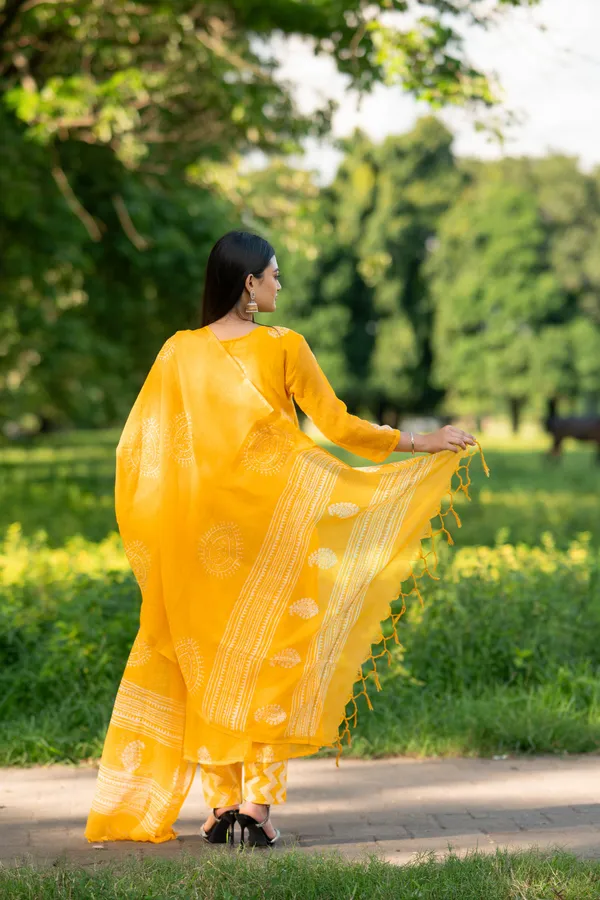 Yellow_Handblock_Kota_Doriya_Set_For_Women