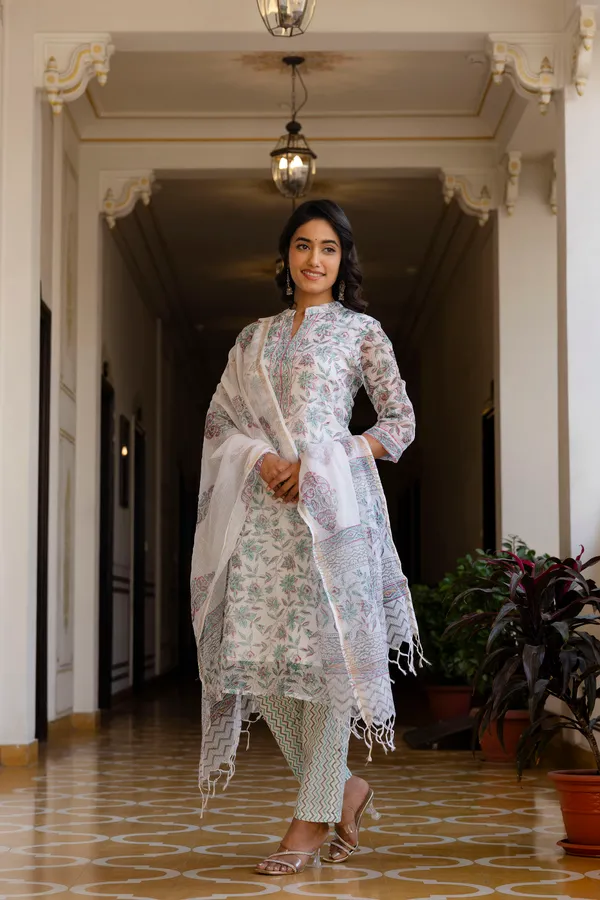 White_Handblock_Kota_Doriya_Set_For_Women
