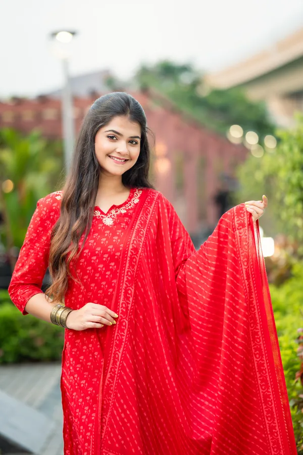 Red_Kurta_Pajama_Dupatta_For_Women