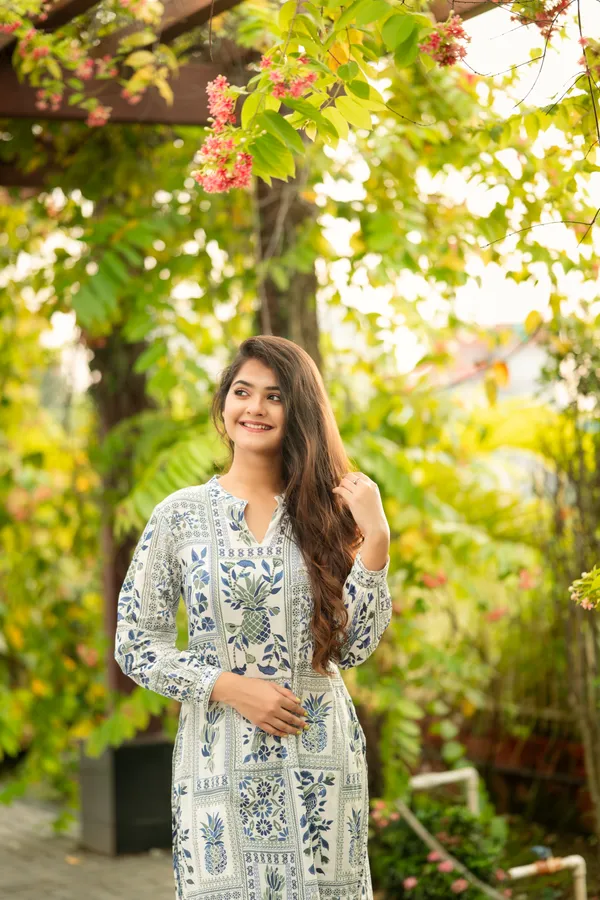 White_Kurta_Pajama_Dupatta_For_Women
