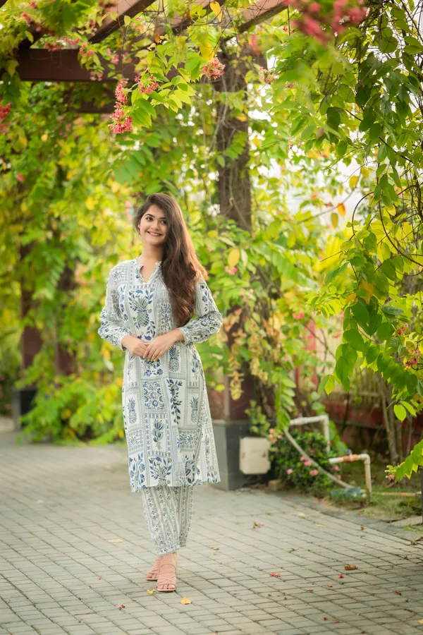 White_Kurta_Pajama_Dupatta_For_Women