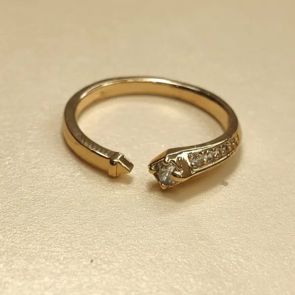 Gold_Minimalist_Adjustable_Solitaire_Anti_Tarnish_Finger_Ring_For_Women